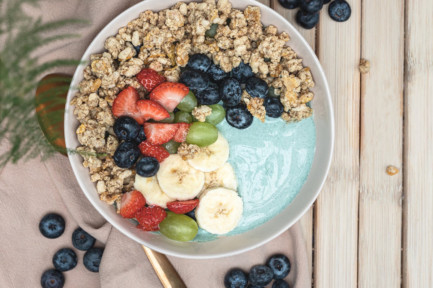 Smoothie bowl z mango i bananem - gotowe danie